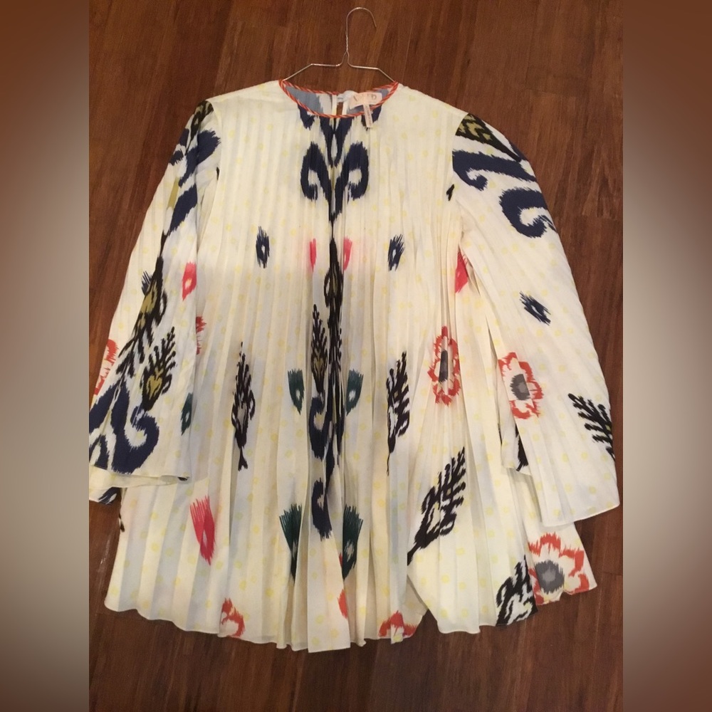 Beautiful pleated dress! - Picture 2 of 2